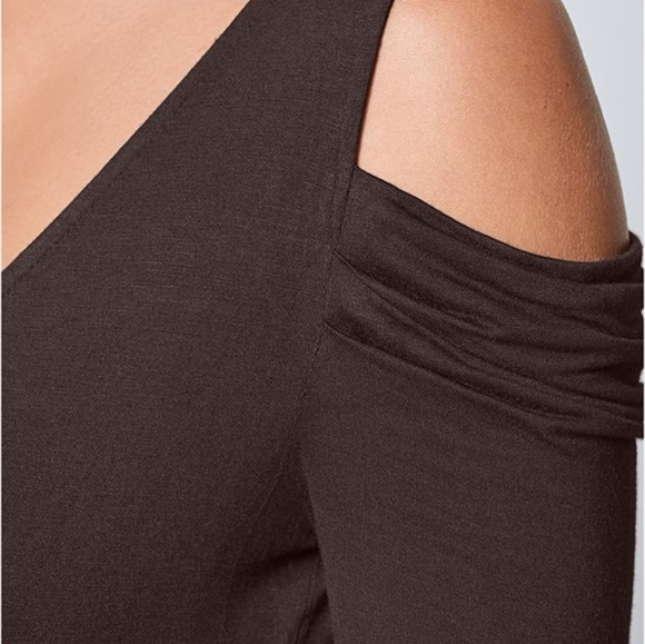 Venus shoulder cutout long sleeve top. - Picture 2 of 4